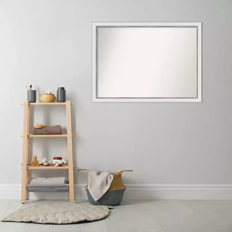 Specchio da bagno stretto da parete Eva non smussato 41" x 30" Bianco/Argento - Amanti Art