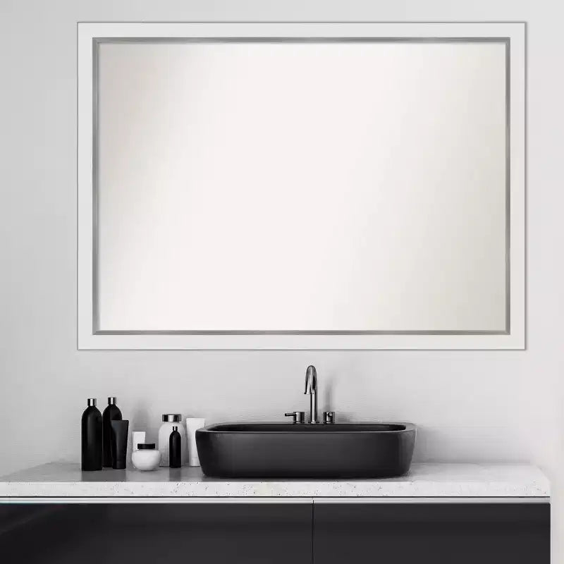 Specchio da bagno stretto da parete Eva non smussato 41" x 30" Bianco/Argento - Amanti Art