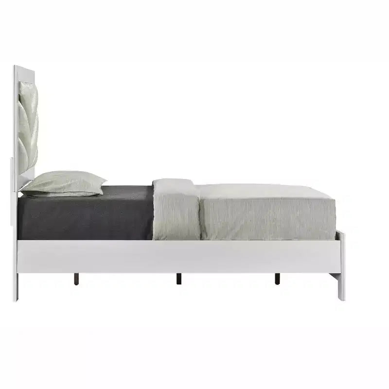 Passion Furniture Moreland Sparkling White Wood Frame Twin Panel Bed