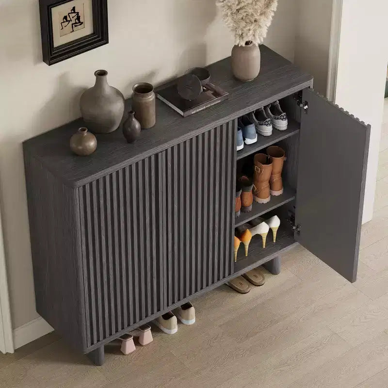 Mobile scarpiera a 5 ripiani con anta scanalata grigio/rovere, capacità 20 paia