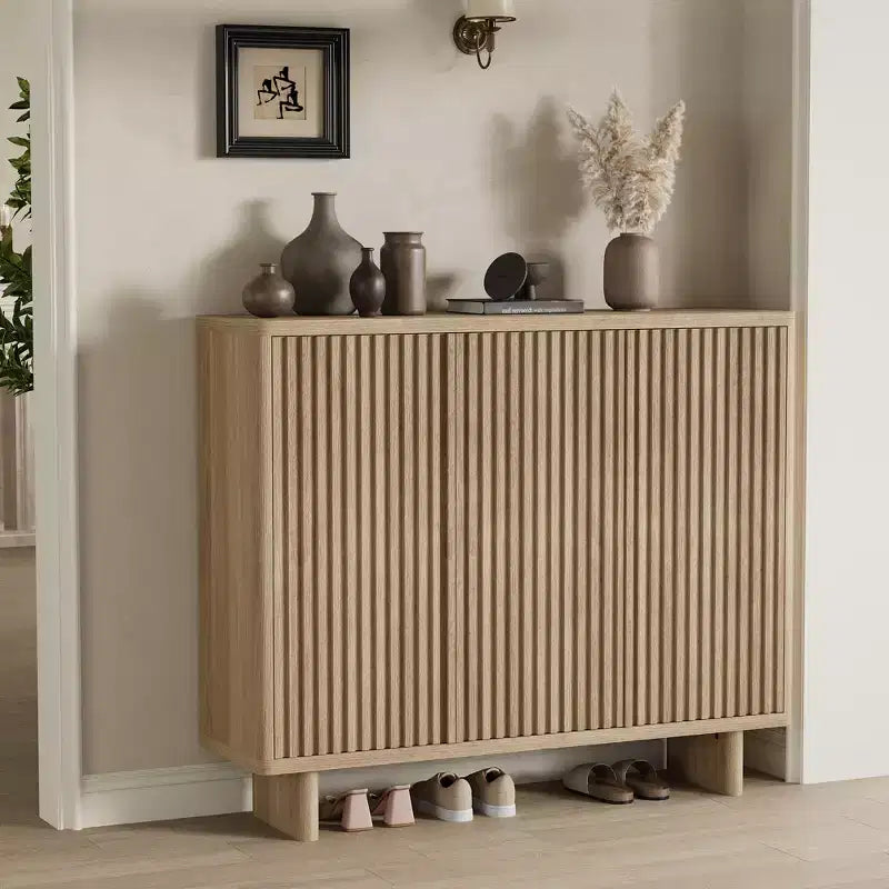 Mobile scarpiera a 5 ripiani con anta scanalata grigio/rovere, capacità 20 paia