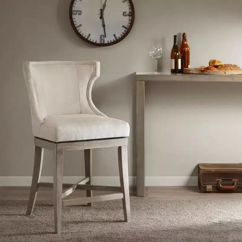Sgabello da bar Madison Park Troy Counter Height con sedile girevole color crema: Imbottito, struttura in legno di gomma, capacità 136 kg
