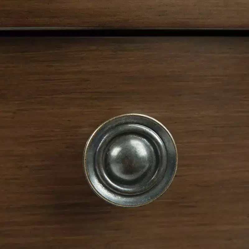 Scrivania Lisa da 60" marrone invecchiato naturale - WyndenHall: Design contemporaneo, porta USB, 3 cassetti, accessori in bronzo