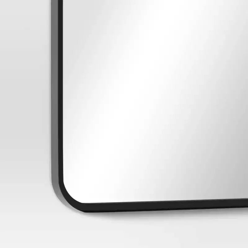 Specchio da parete decorativo rettangolare 24 x 30 con angoli arrotondati - Threshold