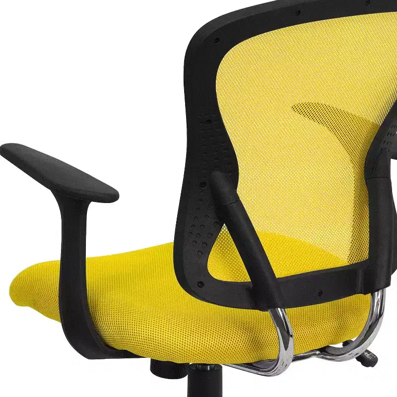Sedia da ufficio girevole Flash Furniture con schienale medio in mesh, base e braccioli cromati
