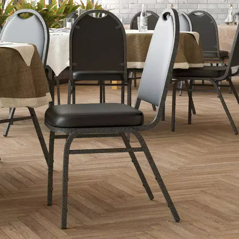 Sedia per banchetti impilabile Emma e Oliver Versatile Dome Back