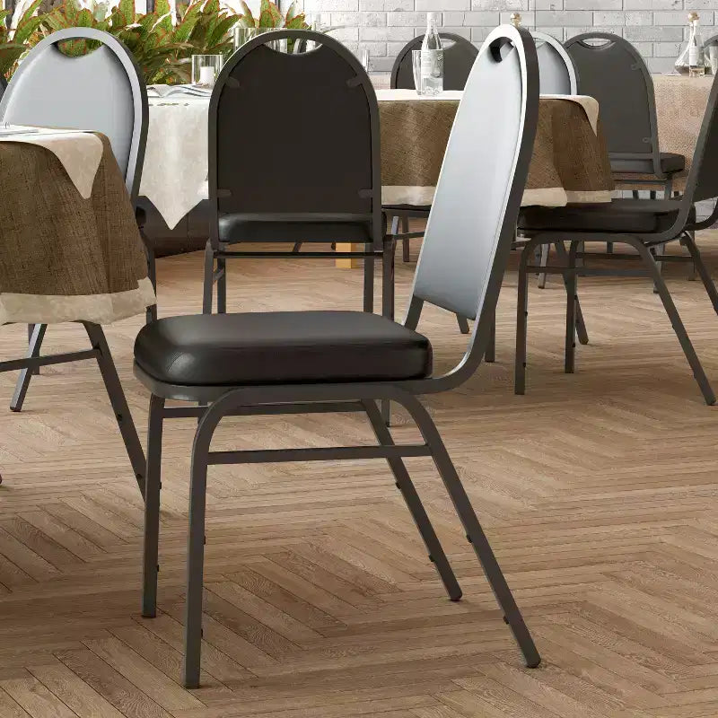 Sedia per banchetti impilabile Emma e Oliver Versatile Dome Back