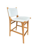 Sgabello da bancone in teak con schienale, in pelle felpata