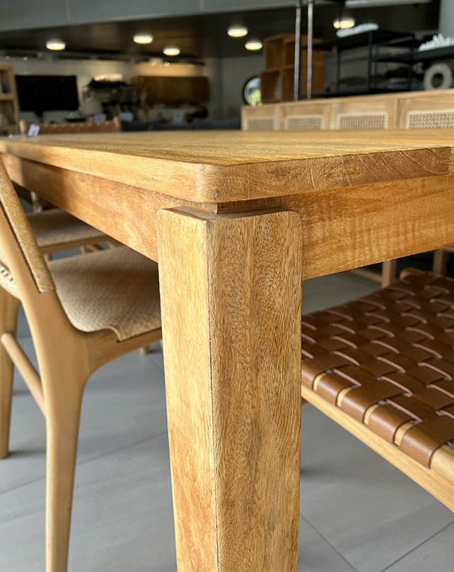 Tavolo da pranzo rettangolare in legno di mango da 220 cm